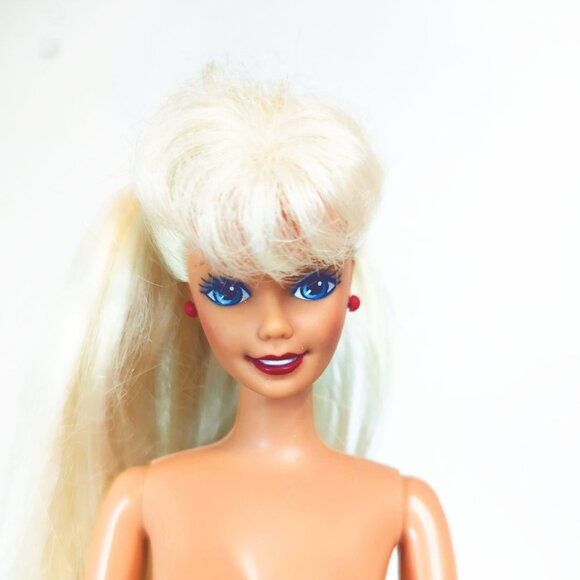 Vintage Olympic Gymnast 1996 Barbie Doll Articulated Blonde Red Earrings Nude - Picture 3 of 6